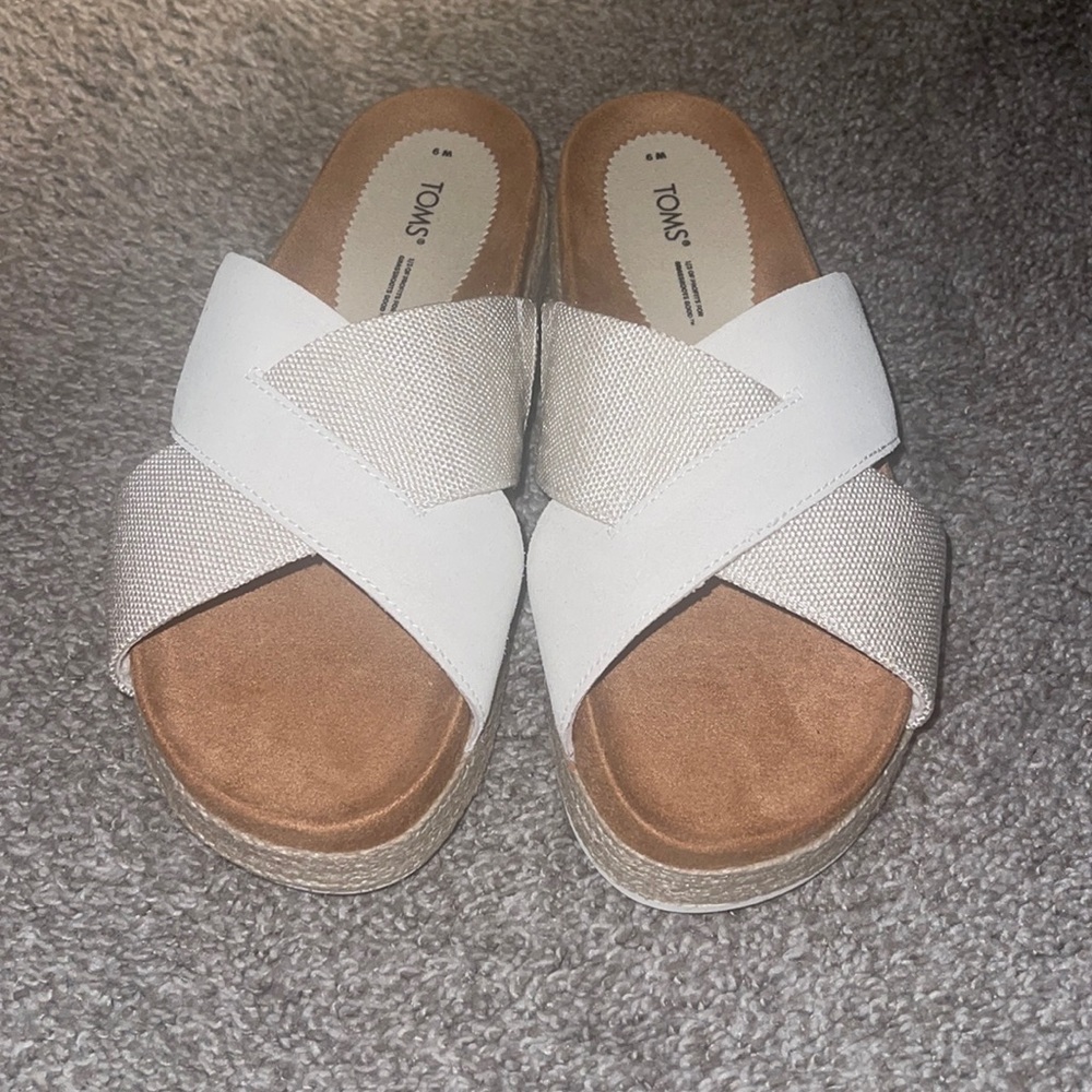TOMS sandals 9
